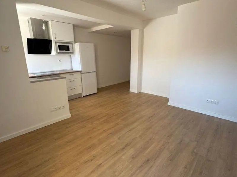 PISO EN VENTA TOTALMENTE REFORMADO Y MUY LUMINOSO EN BARRIO DEL PILAR, MADRID
