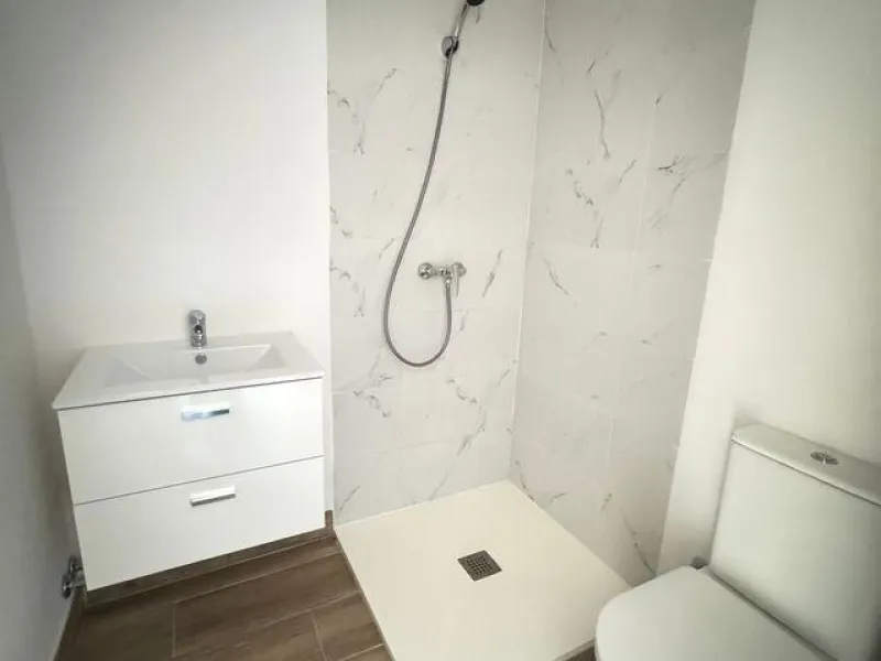 PISO EN VENTA TOTALMENTE REFORMADO Y MUY LUMINOSO EN BARRIO DEL PILAR, MADRID