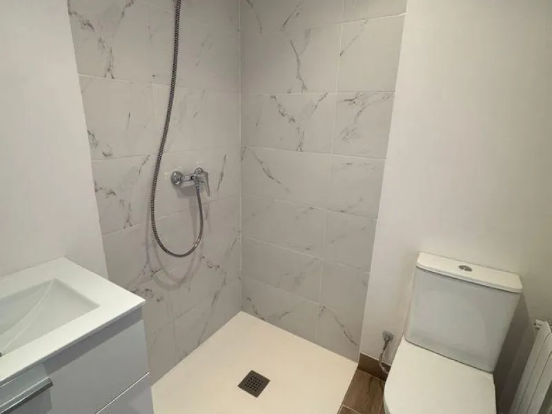 PISO EN VENTA TOTALMENTE REFORMADO Y MUY LUMINOSO EN BARRIO DEL PILAR, MADRID