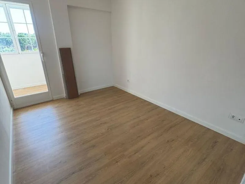 PISO EN VENTA TOTALMENTE REFORMADO Y MUY LUMINOSO EN BARRIO DEL PILAR, MADRID