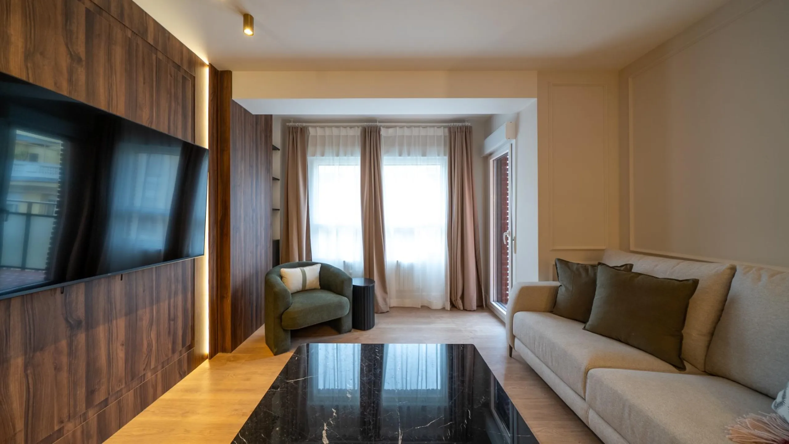 LUJOSO PISO TOTALMENTE REFORMADO CON TERRAZA Y GARAJE EN LISTA | SALAMANCA MADRID