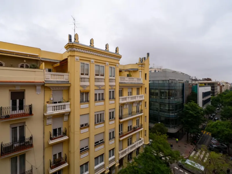 LUJOSO PISO TOTALMENTE REFORMADO CON TERRAZA Y GARAJE EN LISTA | SALAMANCA MADRID