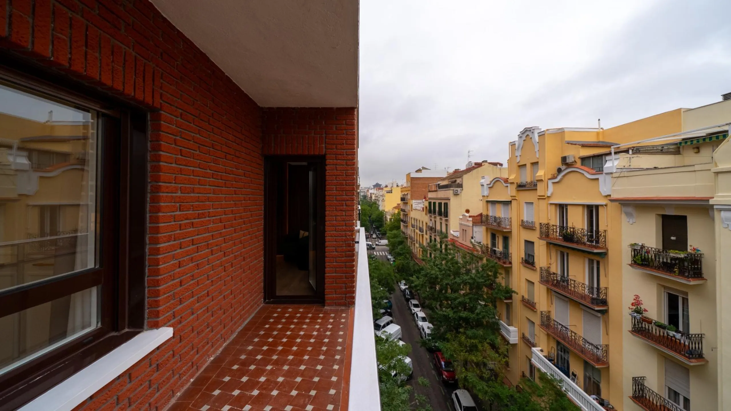 LUJOSO PISO TOTALMENTE REFORMADO CON TERRAZA Y GARAJE EN LISTA | SALAMANCA MADRID