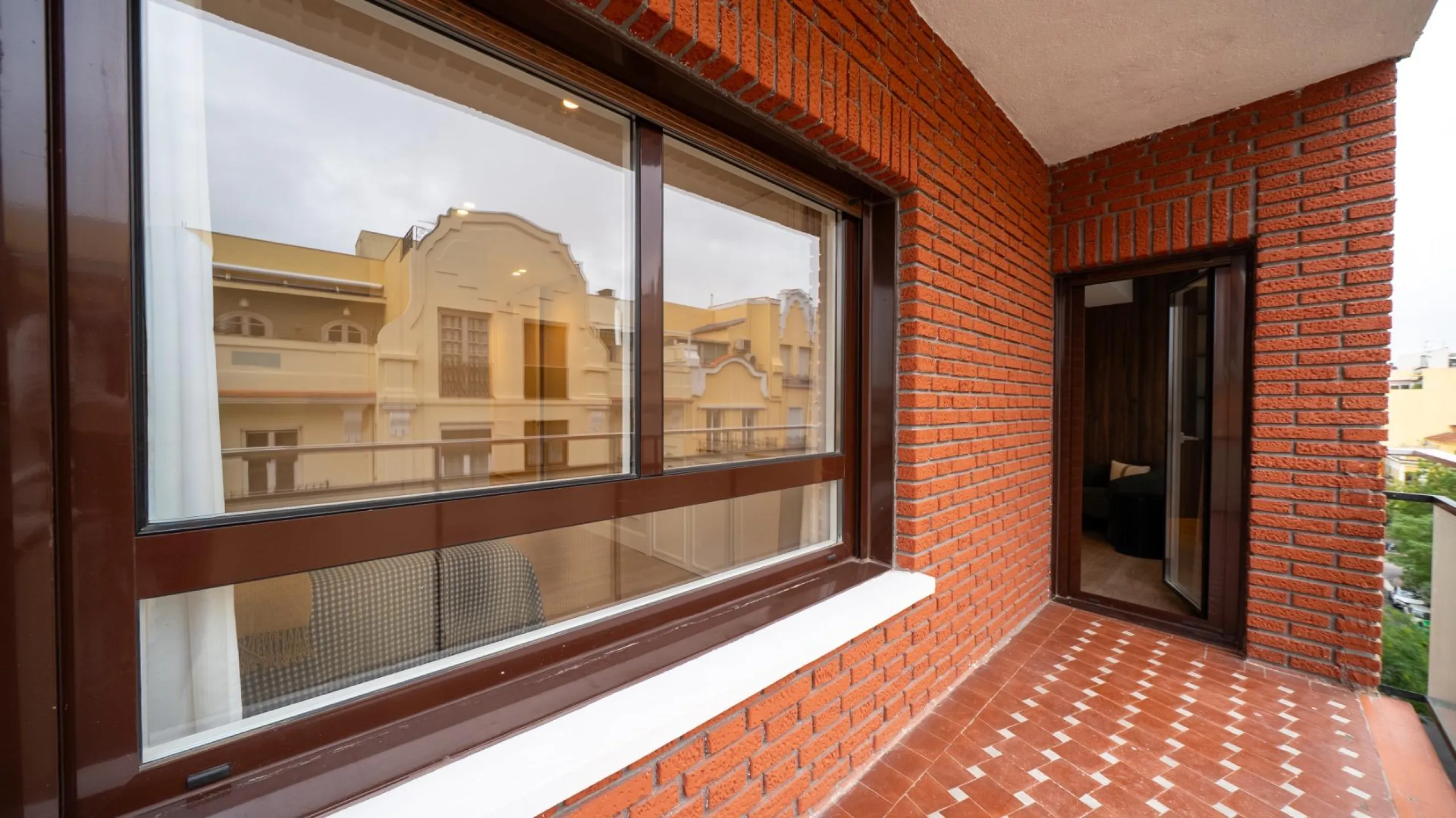 LUJOSO PISO TOTALMENTE REFORMADO CON TERRAZA Y GARAJE EN LISTA | SALAMANCA MADRID