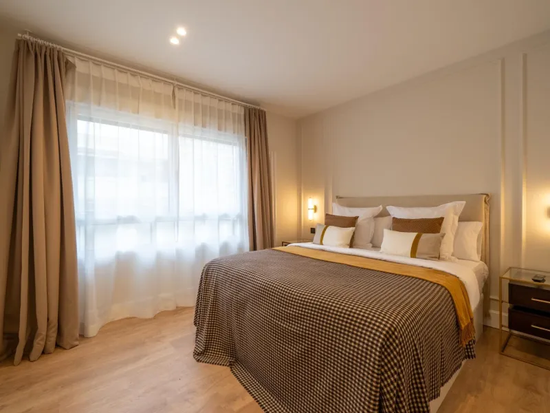 LUJOSO PISO TOTALMENTE REFORMADO CON TERRAZA Y GARAJE EN LISTA | SALAMANCA MADRID
