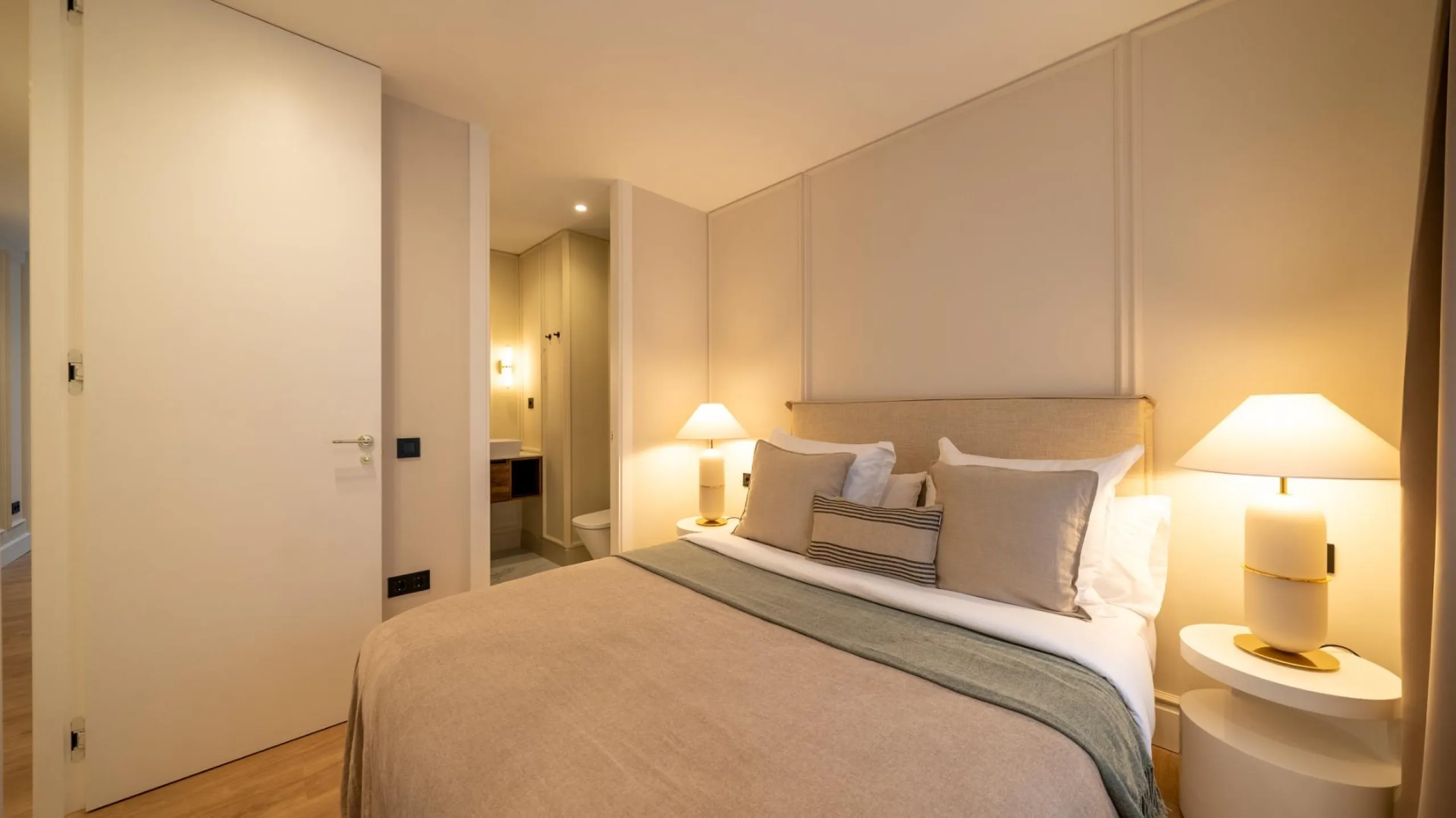 LUJOSO PISO TOTALMENTE REFORMADO CON TERRAZA Y GARAJE EN LISTA | SALAMANCA MADRID