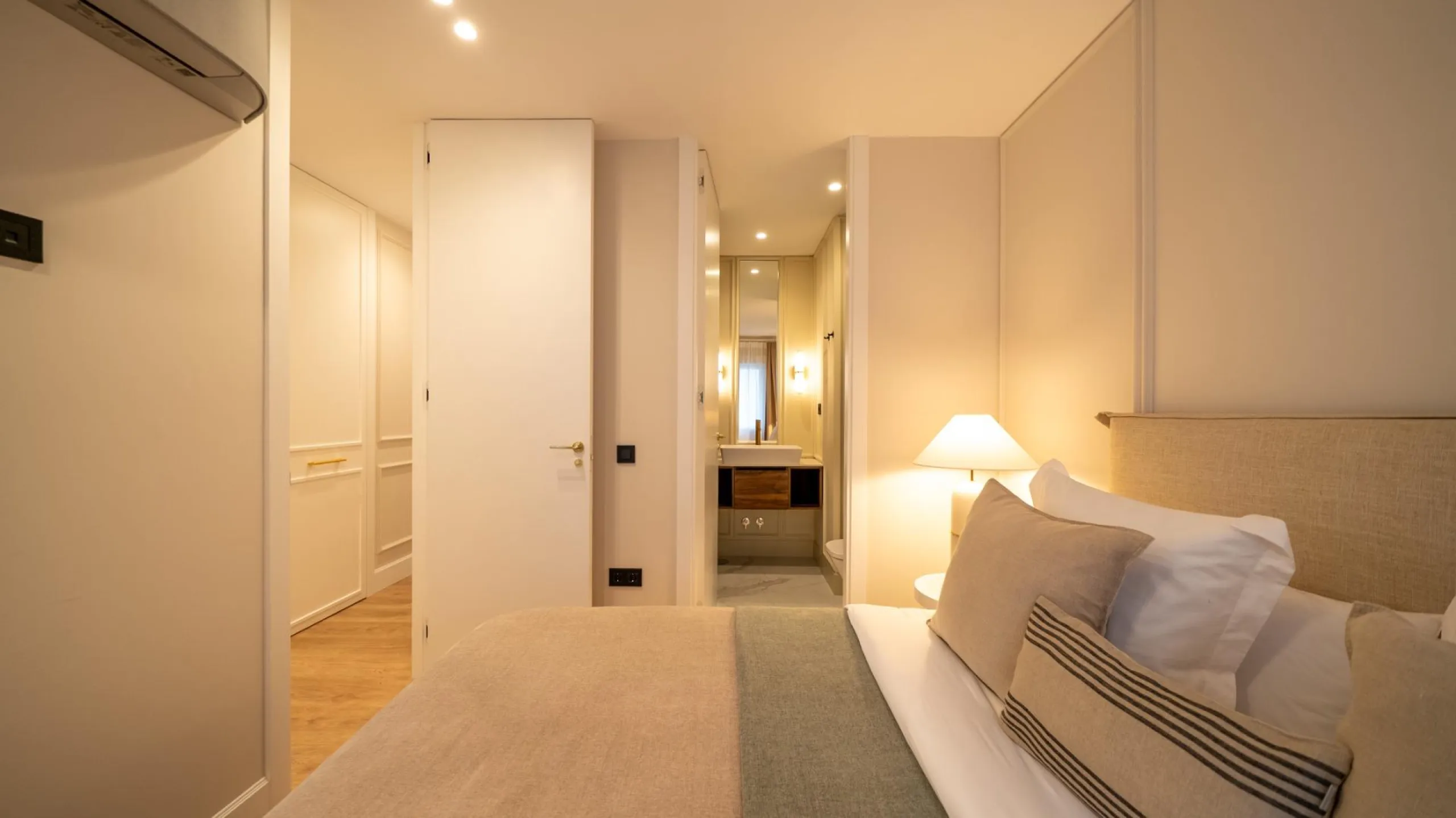 LUJOSO PISO TOTALMENTE REFORMADO CON TERRAZA Y GARAJE EN LISTA | SALAMANCA MADRID