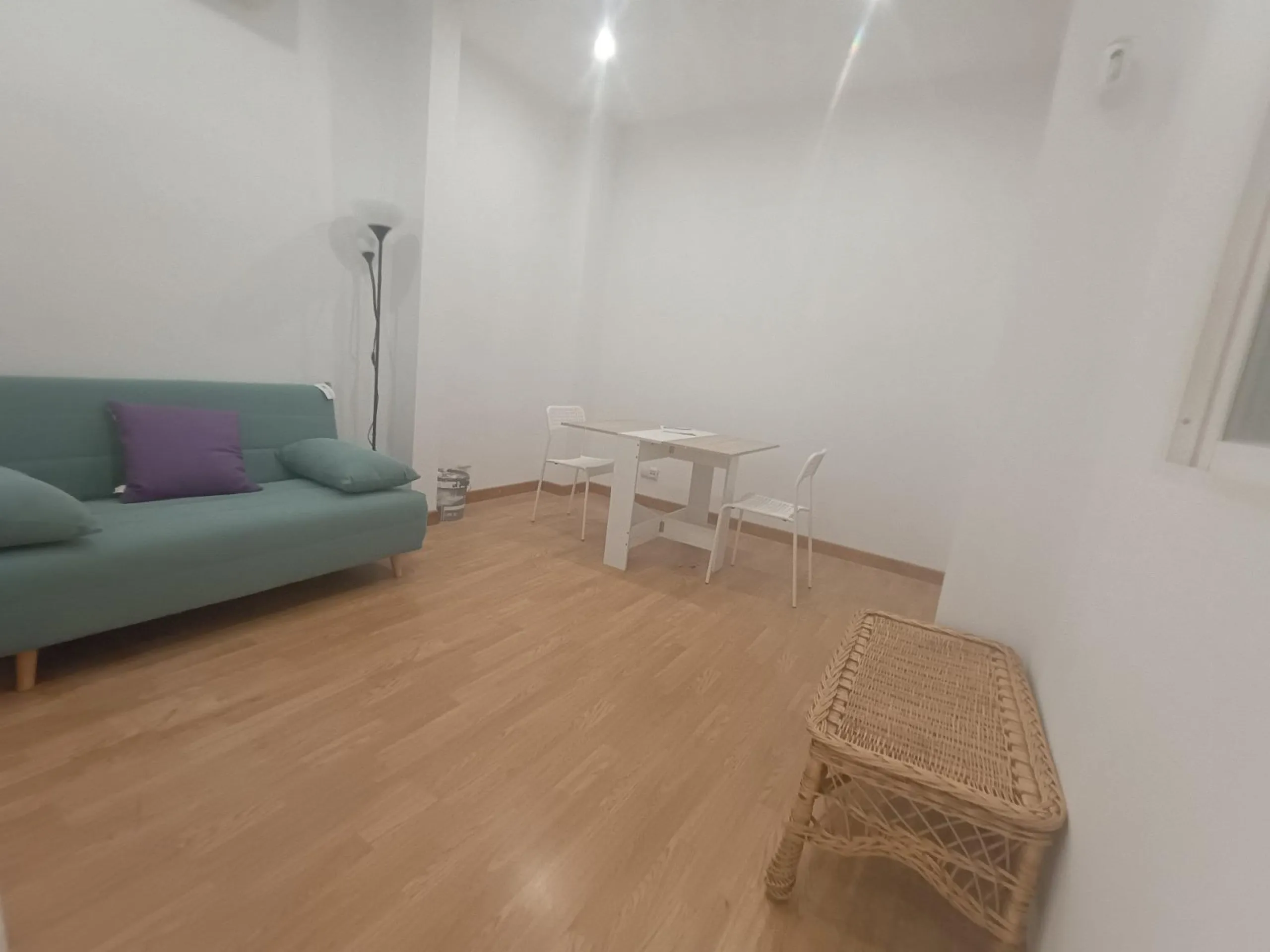 ESTUDIO REFORMADO Y AMUEBLADO EN LAVAPIÉS | MADRID CENTRO