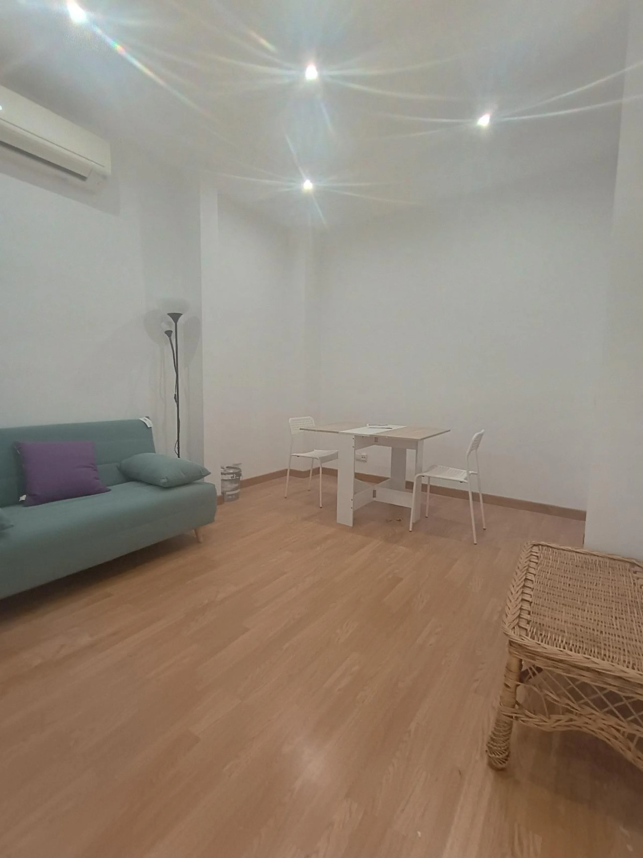 ESTUDIO REFORMADO Y AMUEBLADO EN LAVAPIÉS | MADRID CENTRO