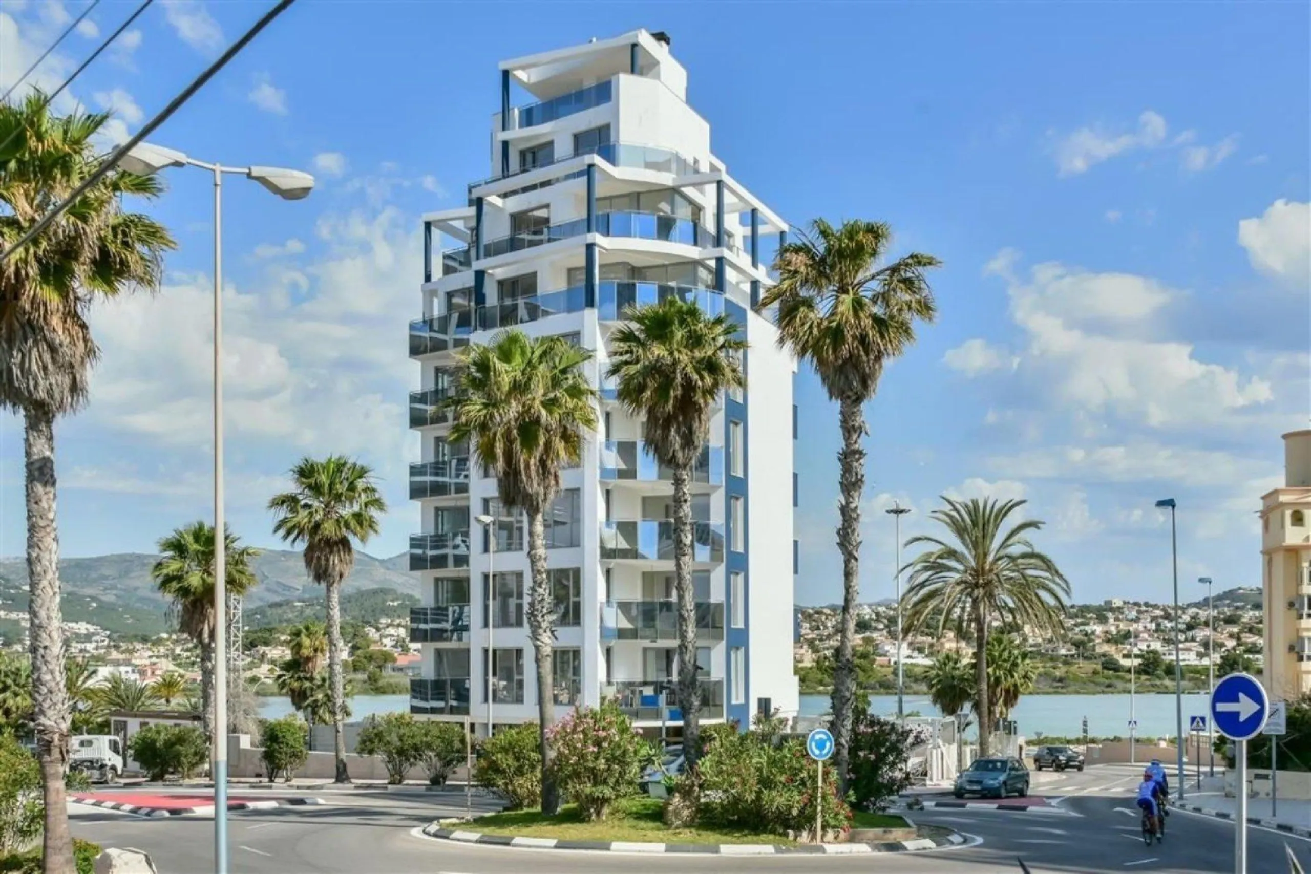 Exclusive apartment with panoramic sea views in Playa del Arenal Bol, Calpe