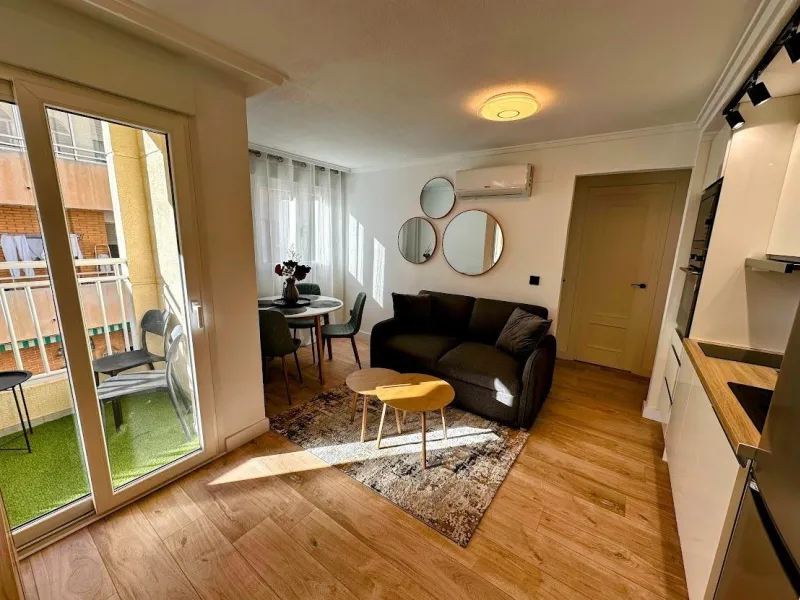 Exclusive apartment with brand new renovation: 2 bedrooms, 550 m from the beach
