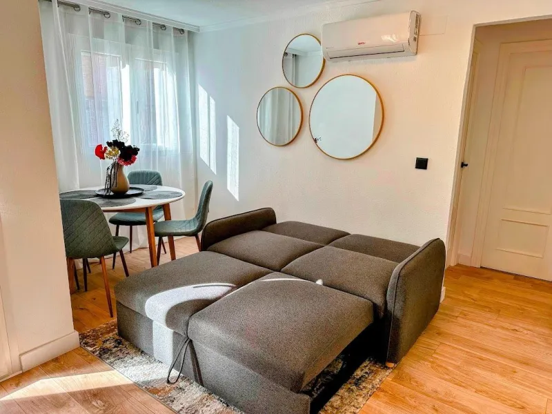Exclusive apartment with brand new renovation: 2 bedrooms, 550 m from the beach