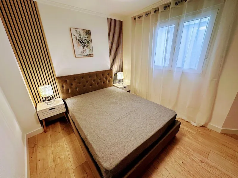 Exclusive apartment with brand new renovation: 2 bedrooms, 550 m from the beach