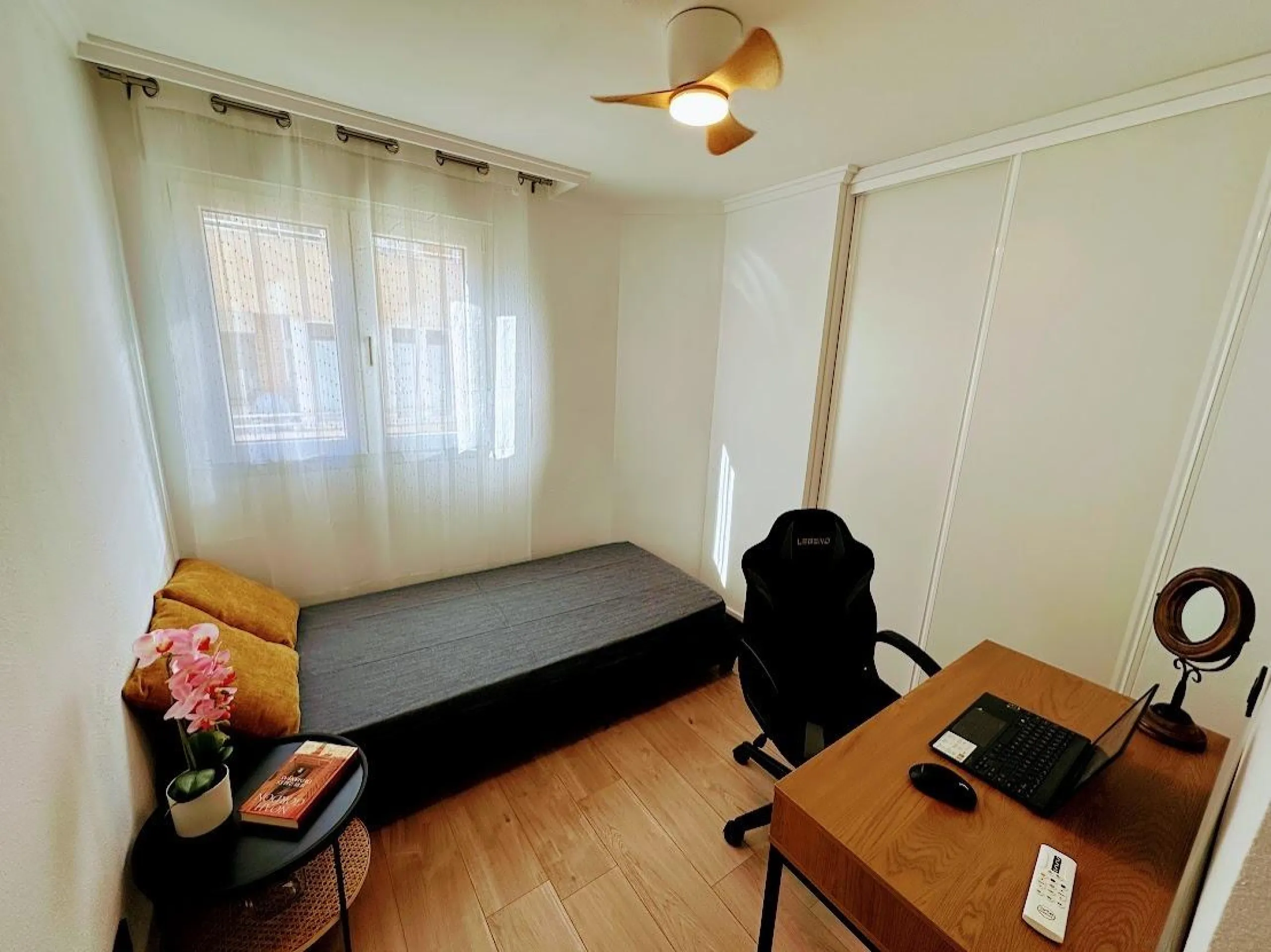 Exclusive apartment with brand new renovation: 2 bedrooms, 550 m from the beach