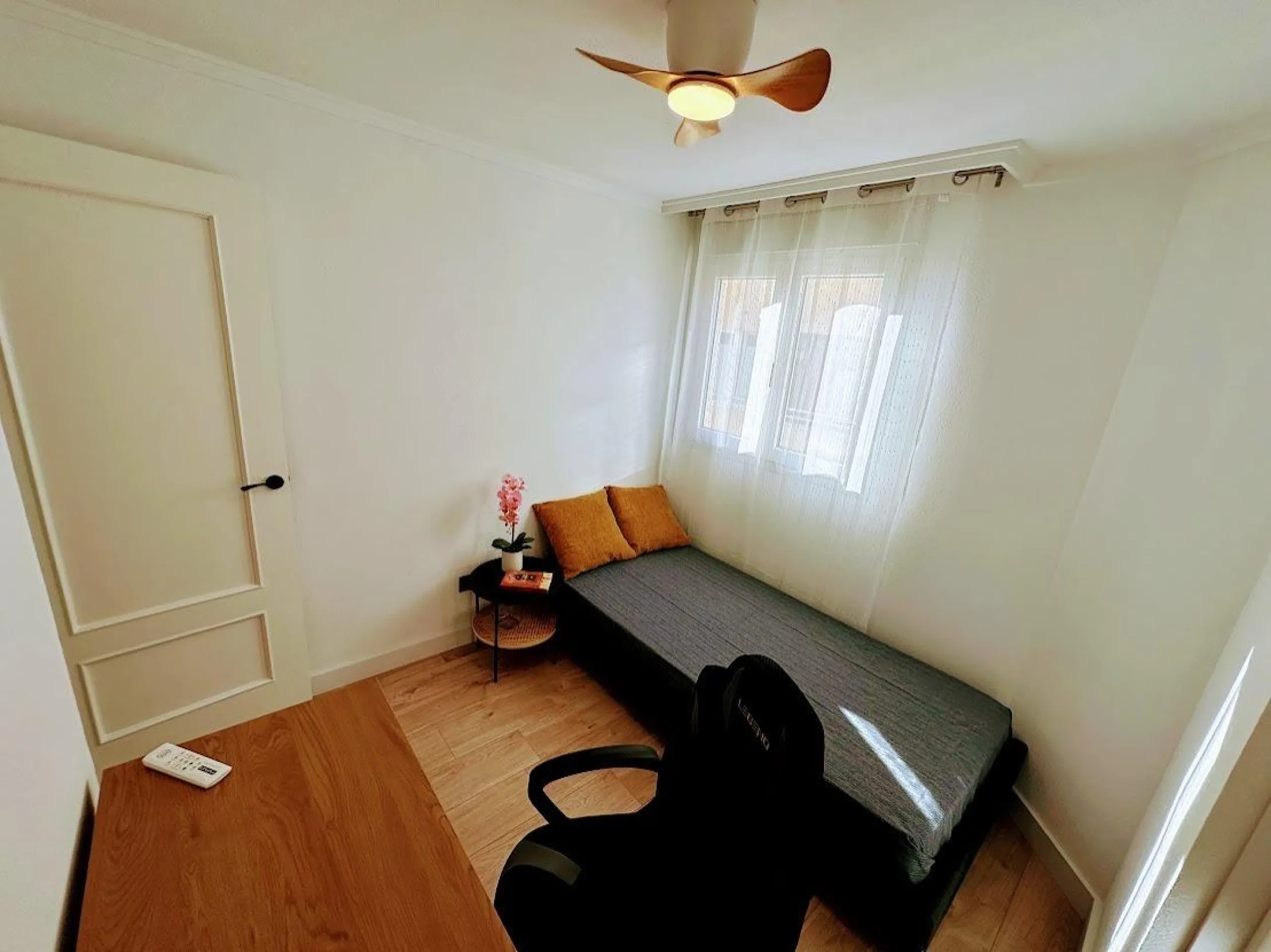 Exclusive apartment with brand new renovation: 2 bedrooms, 550 m from the beach