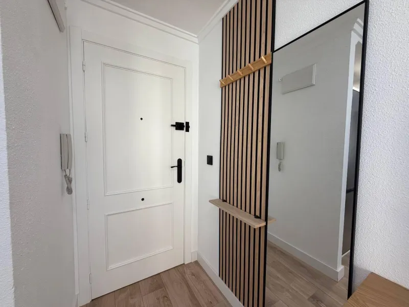 Exclusive apartment with brand new renovation: 2 bedrooms, 550 m from the beach