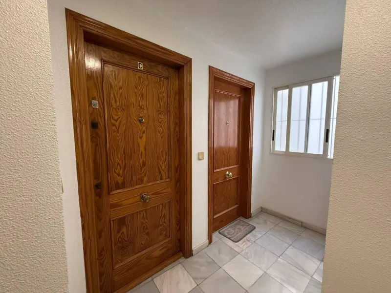 Exclusive apartment with brand new renovation: 2 bedrooms, 550 m from the beach