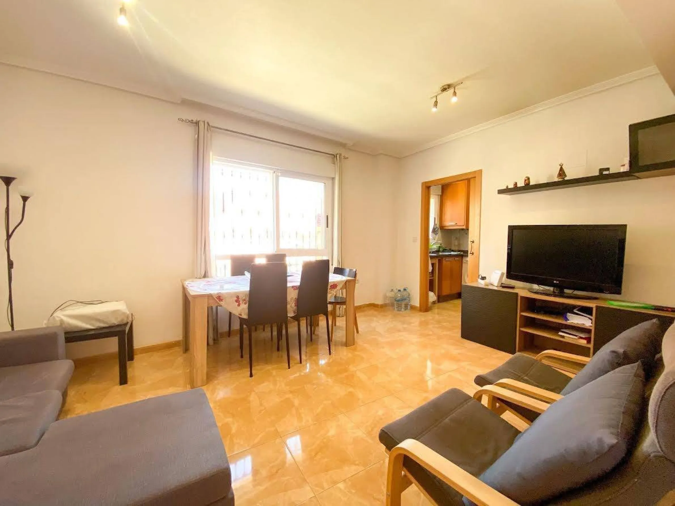 Acogedora Planta Baja en Almoradí, Ideal para Familias