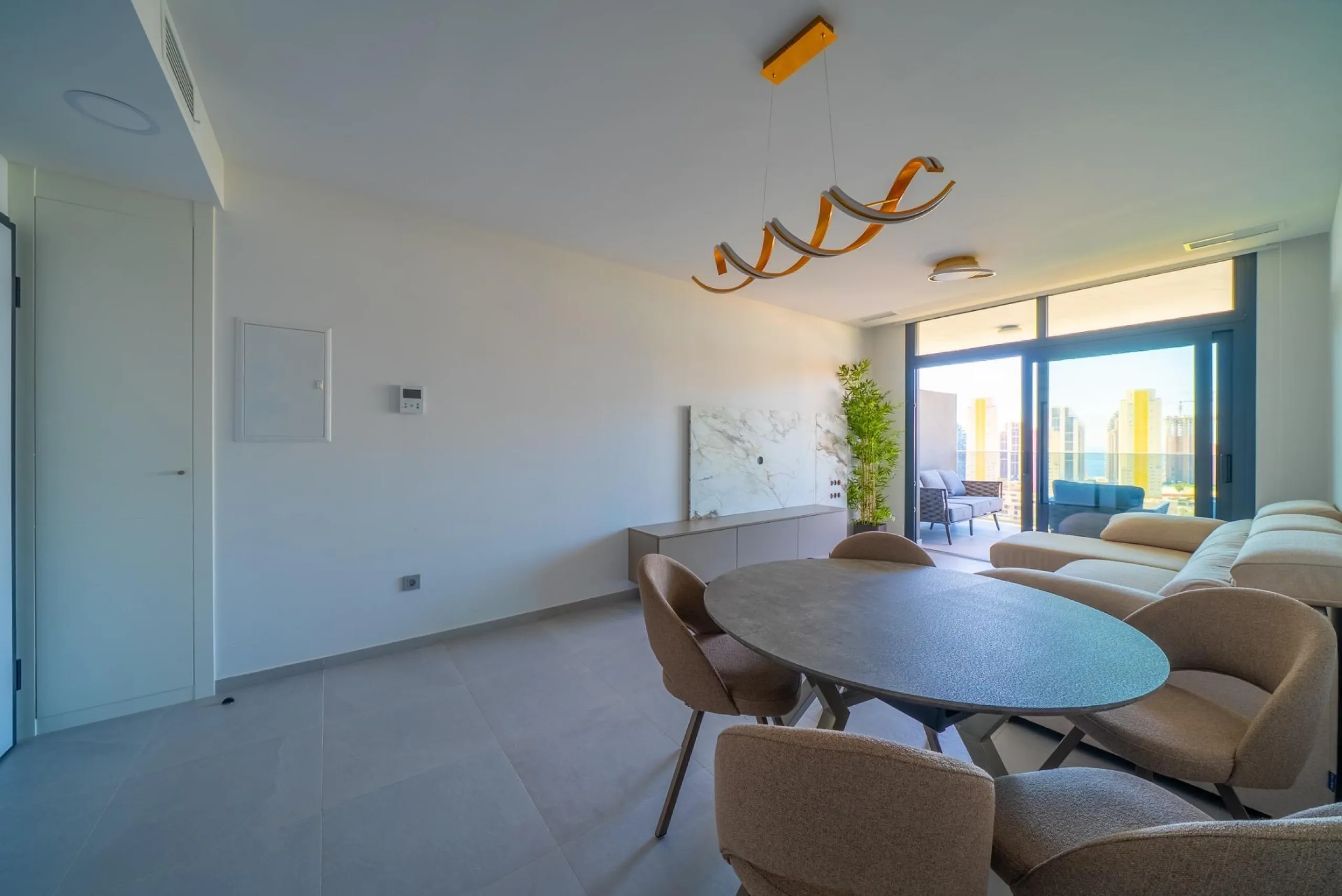 Excelente nuevo apartamento con vistas panorámicas en Benidorm!