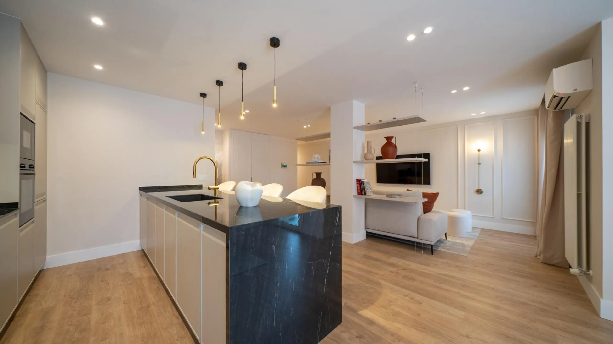 EXCLUSIVO PISO DE LUJO COMPLETAMENTE REFORMADO EN EL BARRIO SALAMANCA