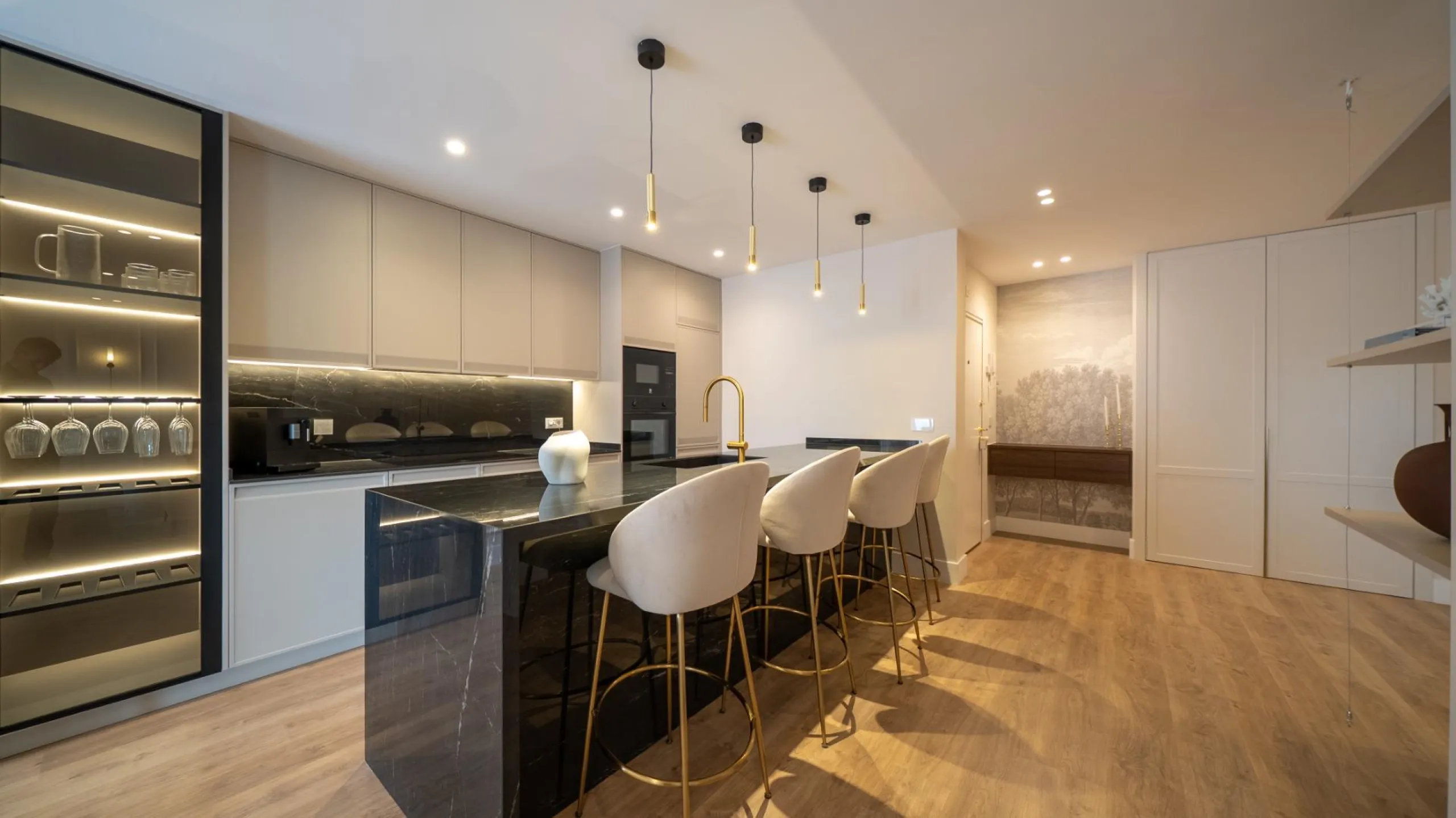 EXCLUSIVO PISO DE LUJO COMPLETAMENTE REFORMADO EN EL BARRIO SALAMANCA