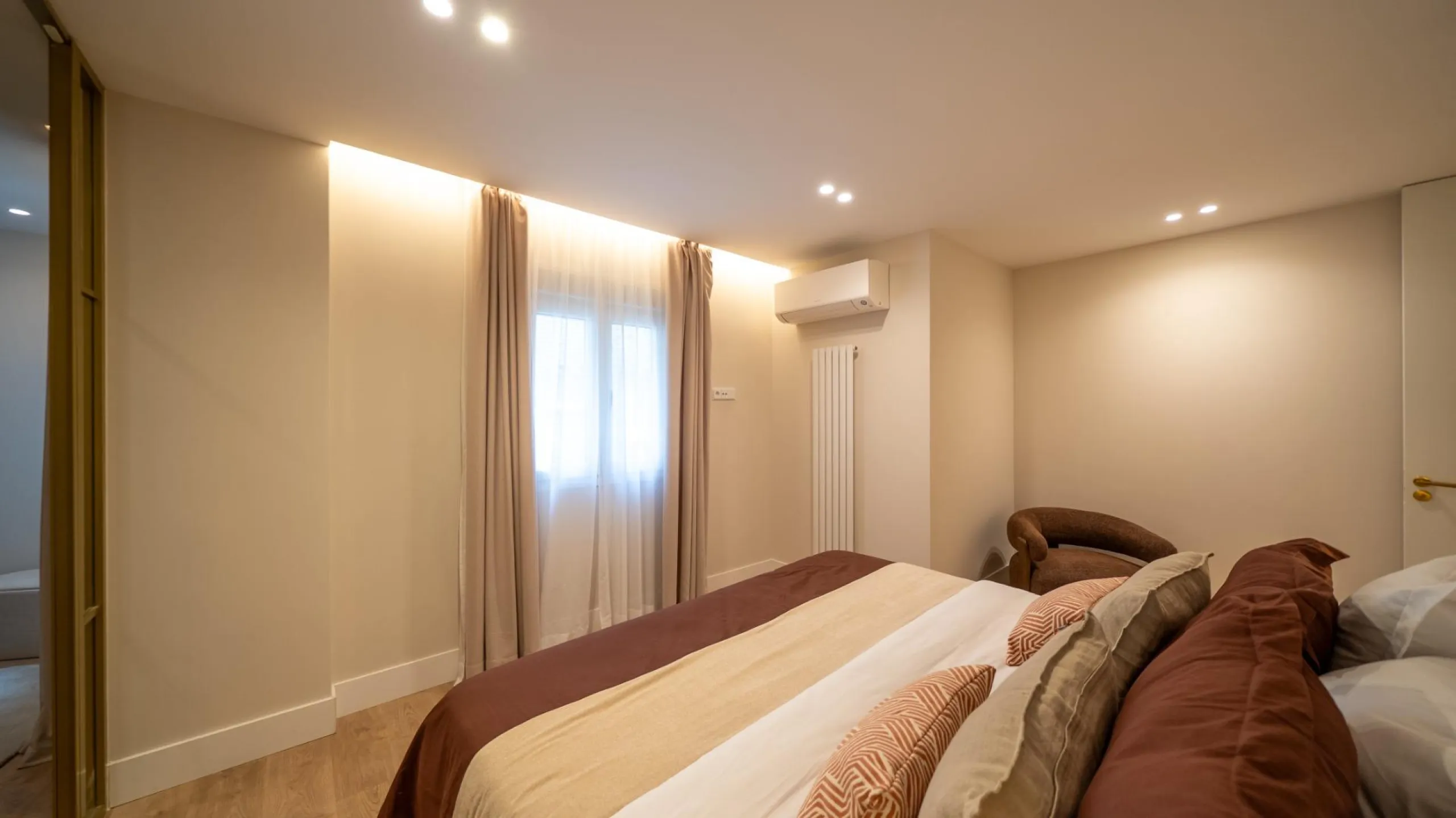 EXCLUSIVO PISO DE LUJO COMPLETAMENTE REFORMADO EN EL BARRIO SALAMANCA