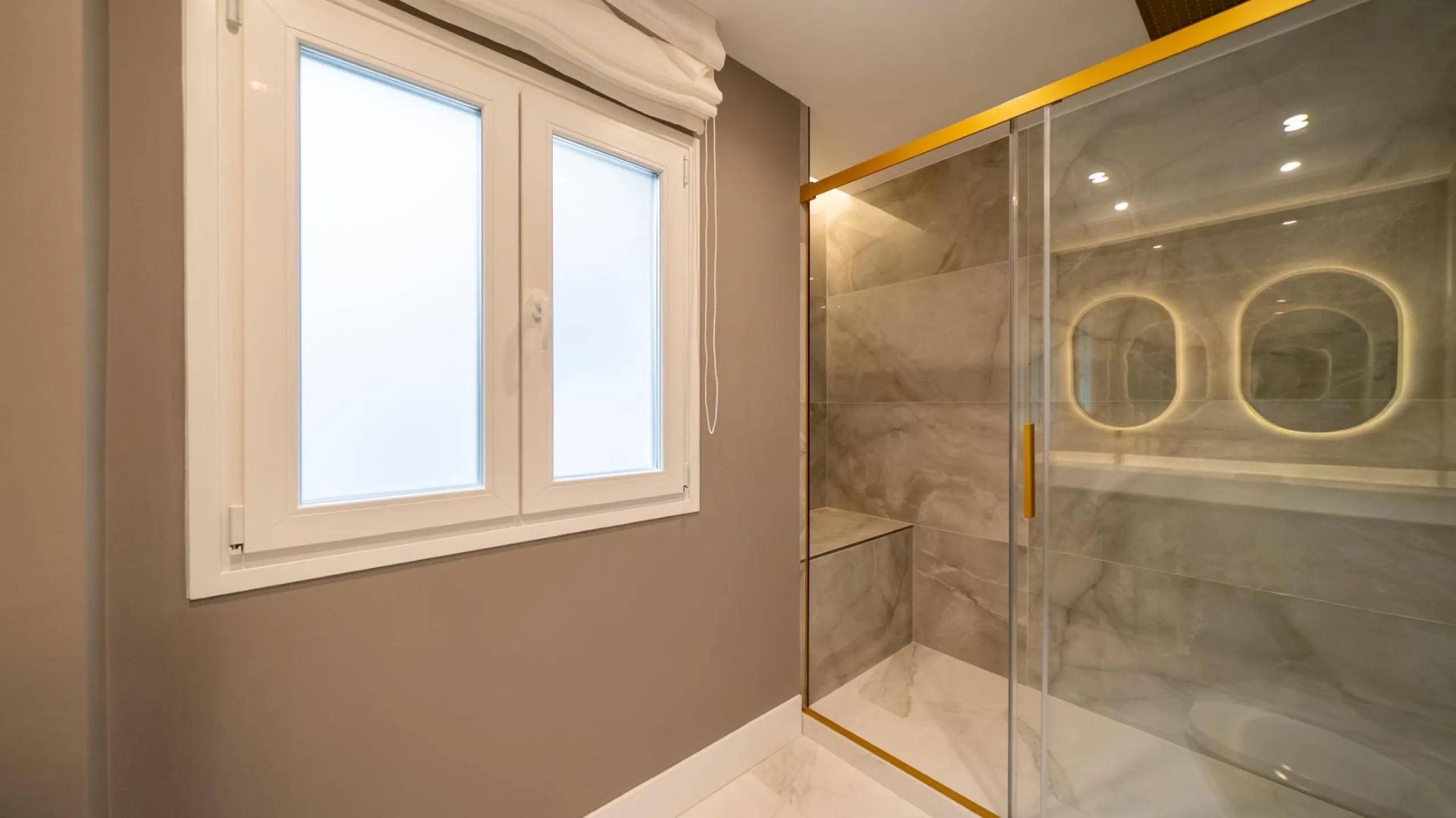 EXCLUSIVO PISO DE LUJO COMPLETAMENTE REFORMADO EN EL BARRIO SALAMANCA