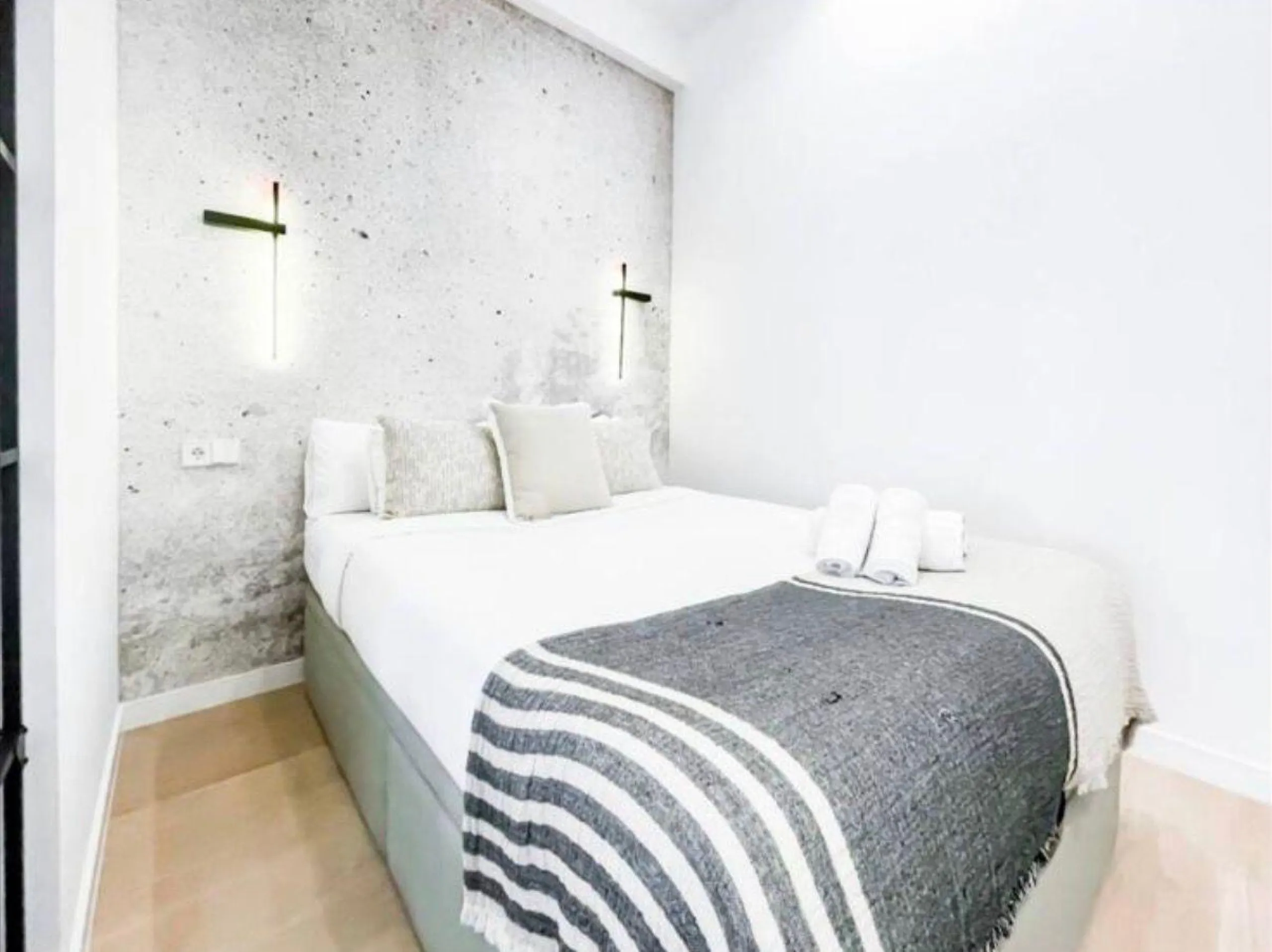 APARTMENT WITH VALID TOURIST LICENSE IN RÍOS ROSAS