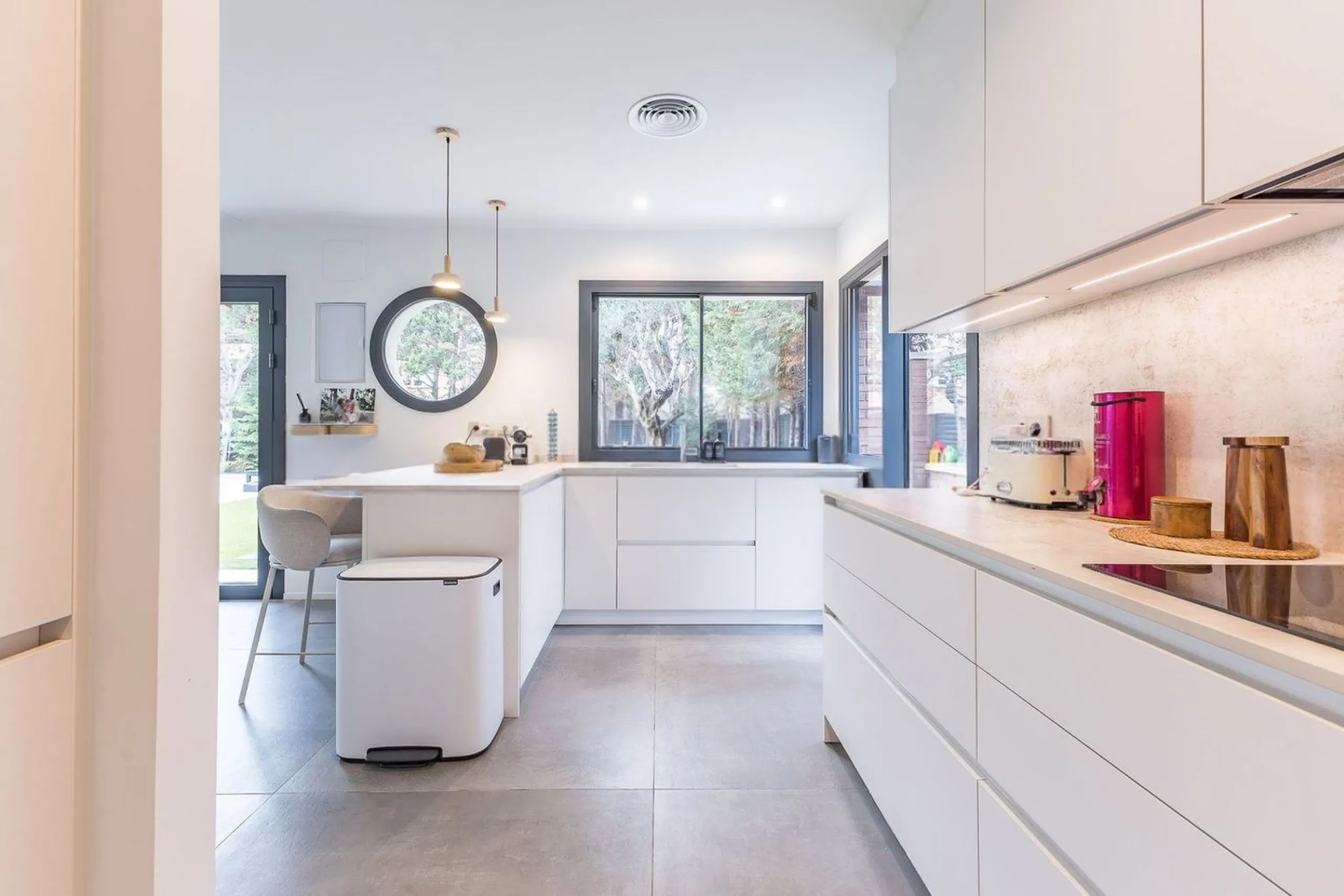 Renovated Semi-Detached Designer Home with Garden and Pool in Gava Mar, Barcelona