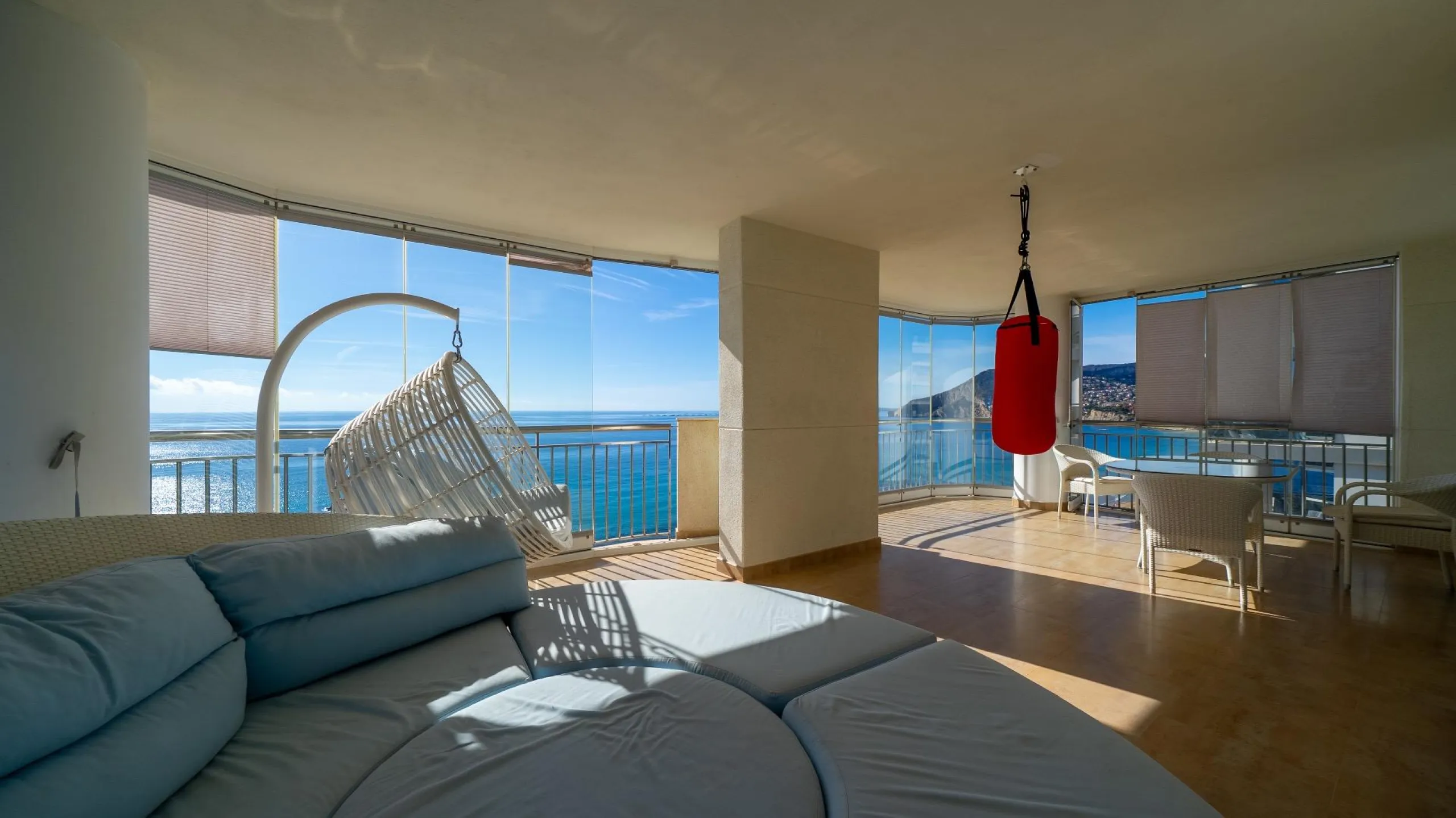 Ground Floor Apartment with Impressive Terrace and Sea Views
