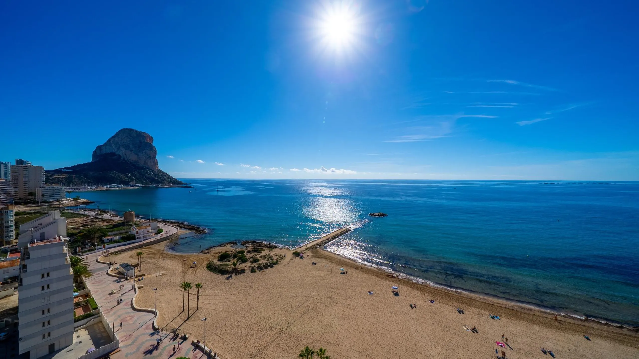 Ground Floor Apartment with Impressive Terrace and Sea Views