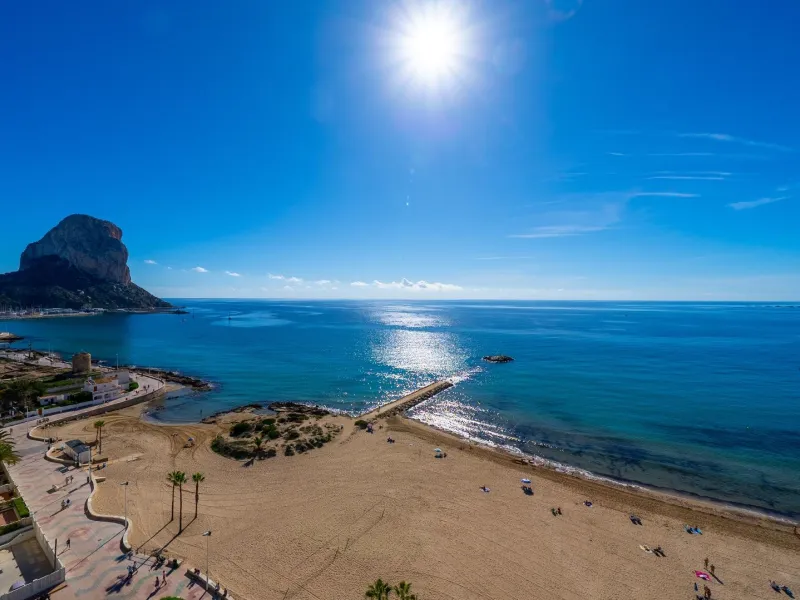 Ground Floor Apartment with Impressive Terrace and Sea Views