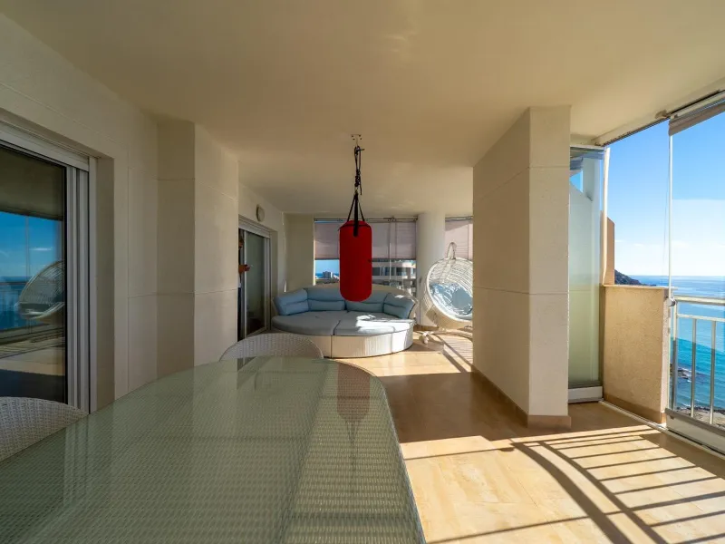 Ground Floor Apartment with Impressive Terrace and Sea Views