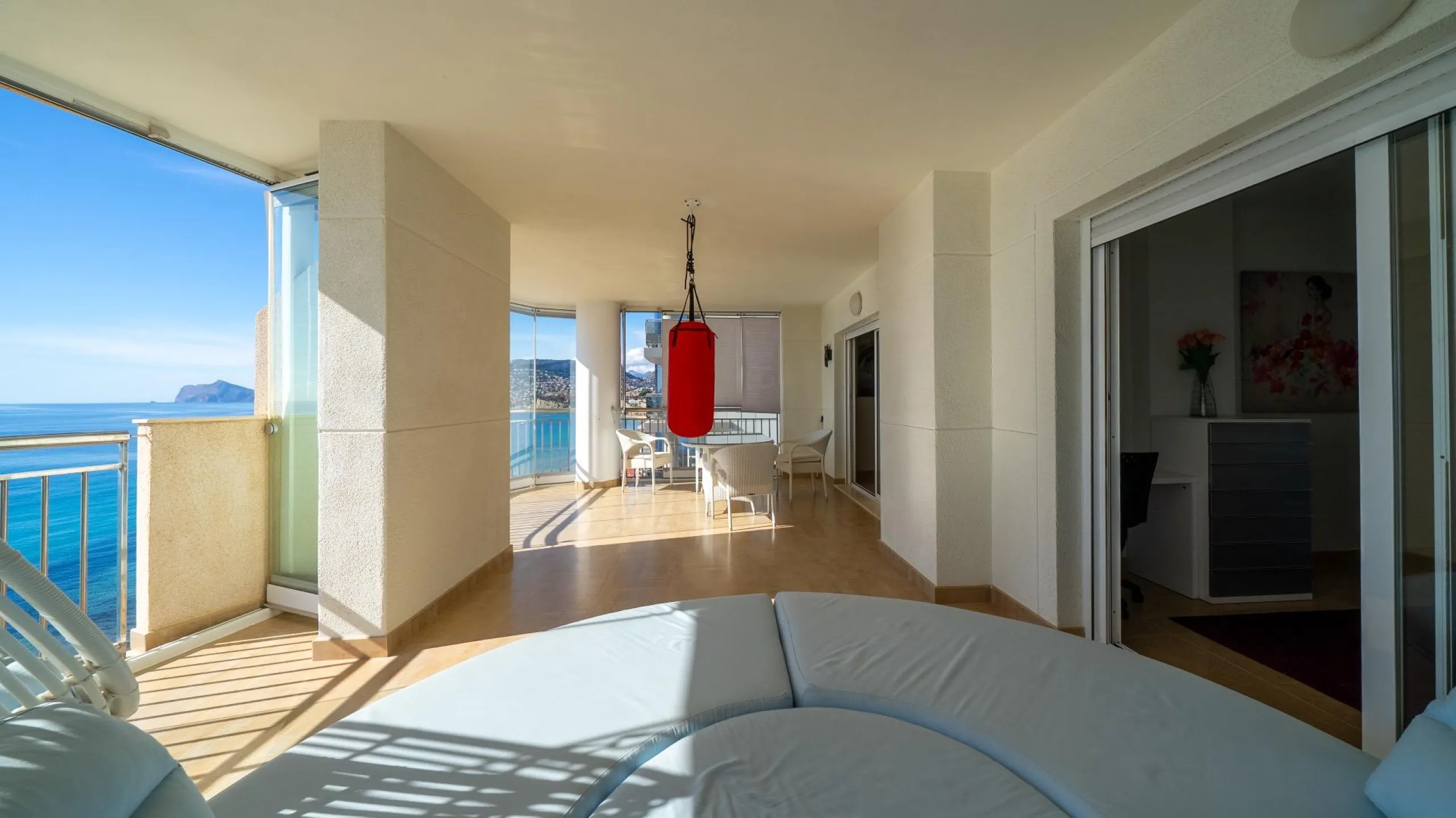 Ground Floor Apartment with Impressive Terrace and Sea Views
