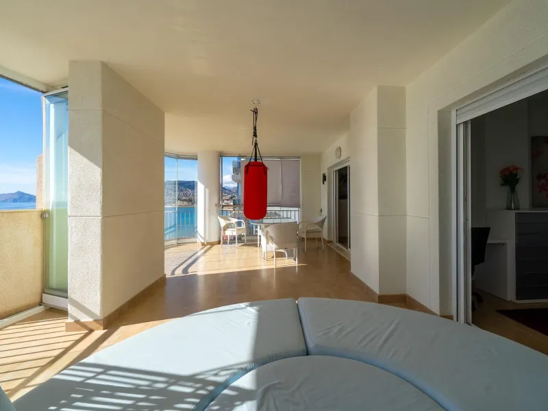 Ground Floor Apartment with Impressive Terrace and Sea Views