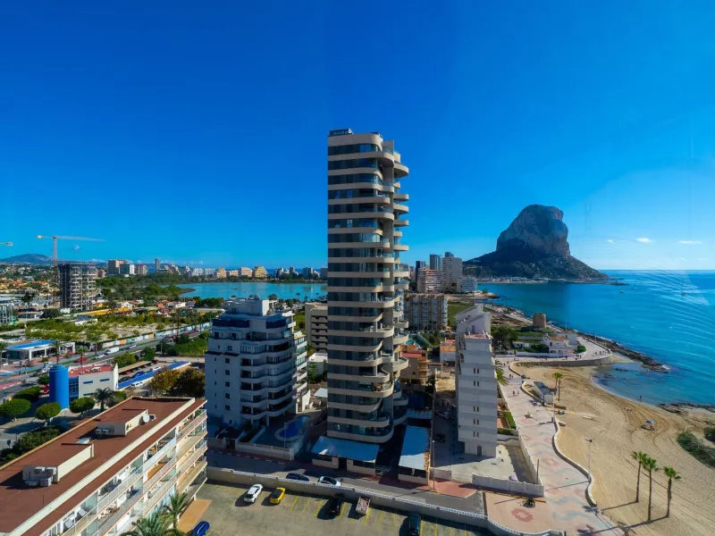 Ground Floor Apartment with Impressive Terrace and Sea Views
