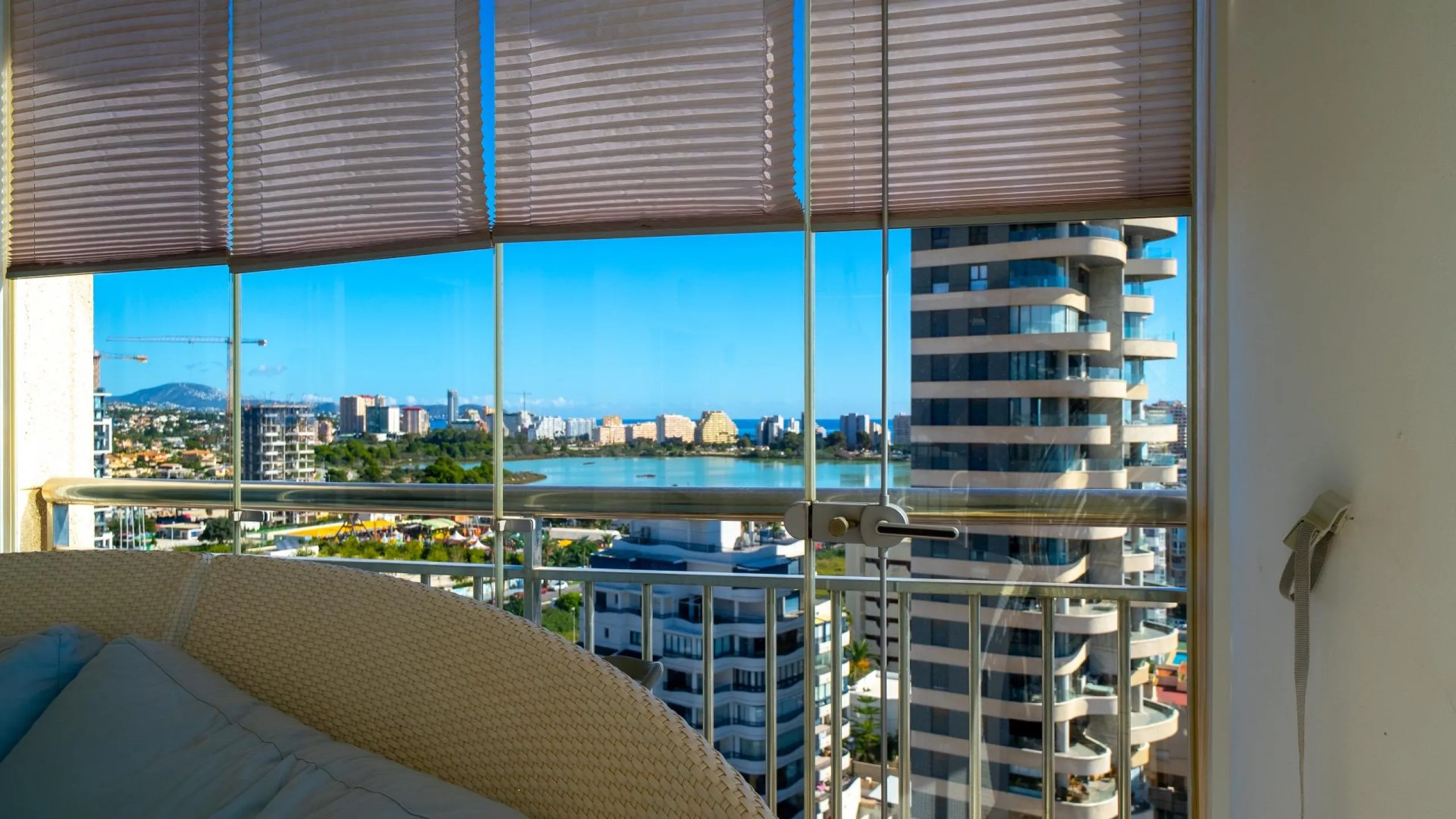 Ground Floor Apartment with Impressive Terrace and Sea Views