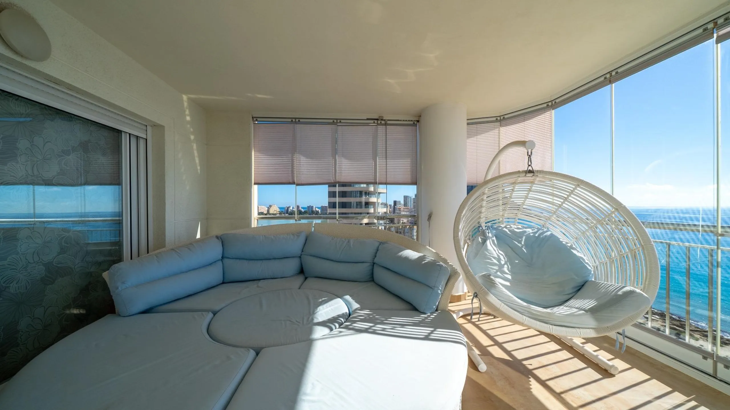 Ground Floor Apartment with Impressive Terrace and Sea Views