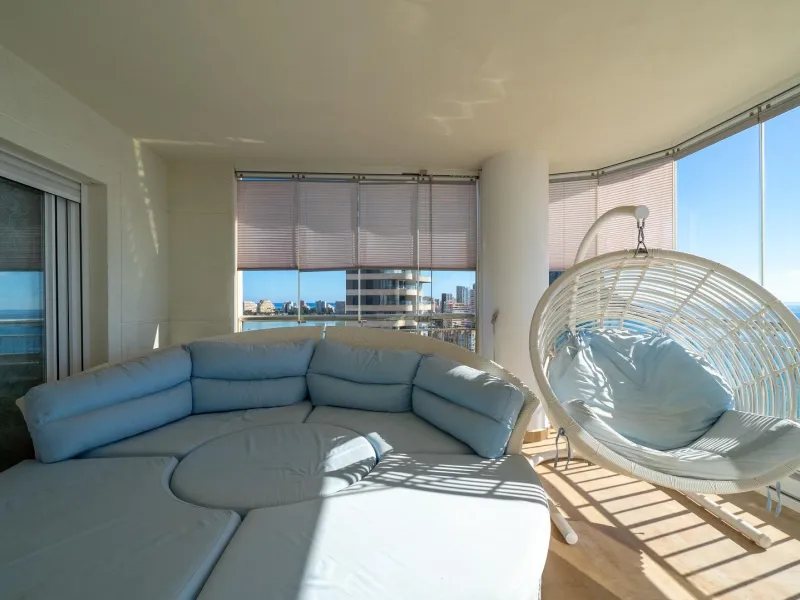 Ground Floor Apartment with Impressive Terrace and Sea Views
