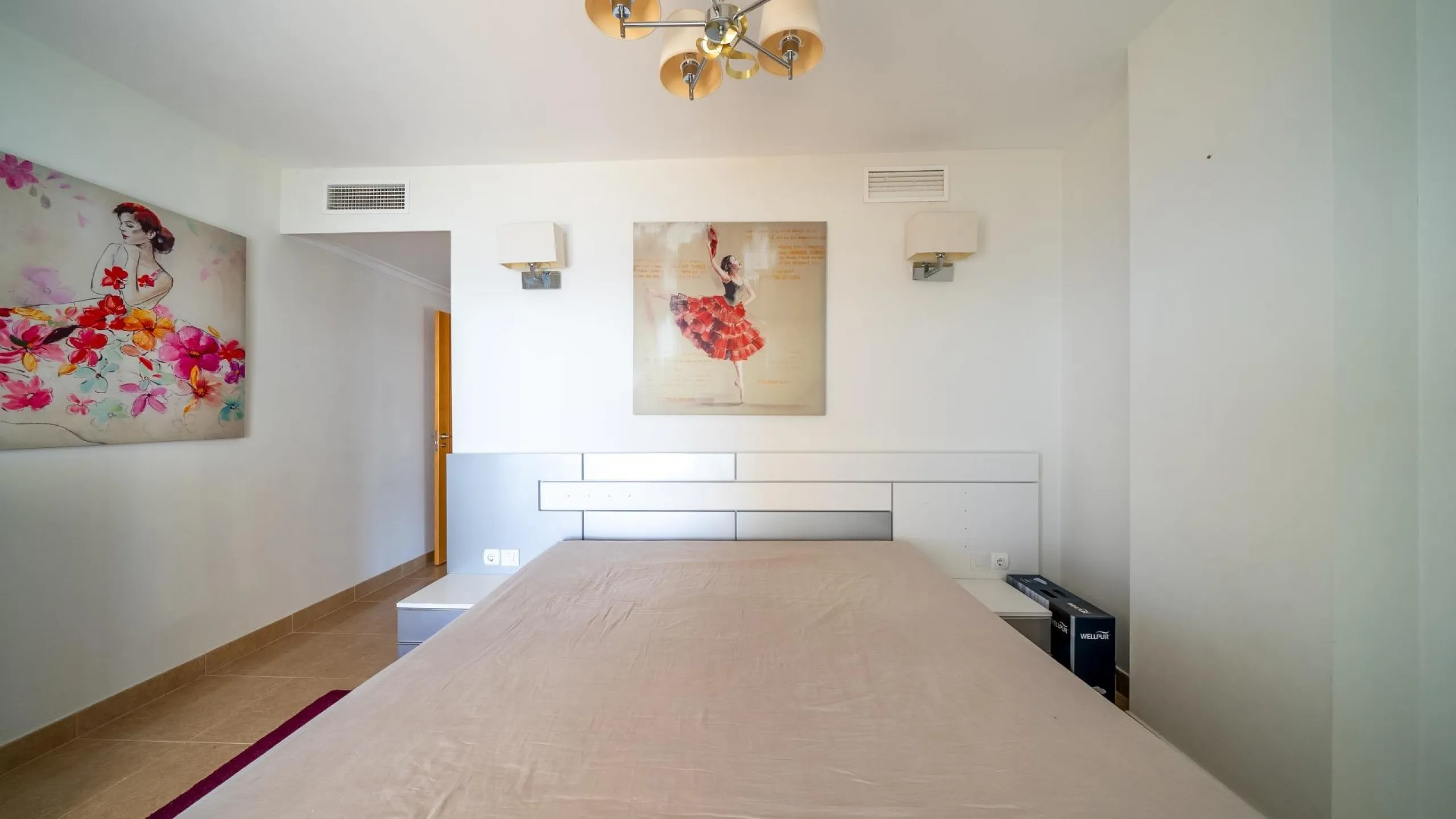Ground Floor Apartment with Impressive Terrace and Sea Views