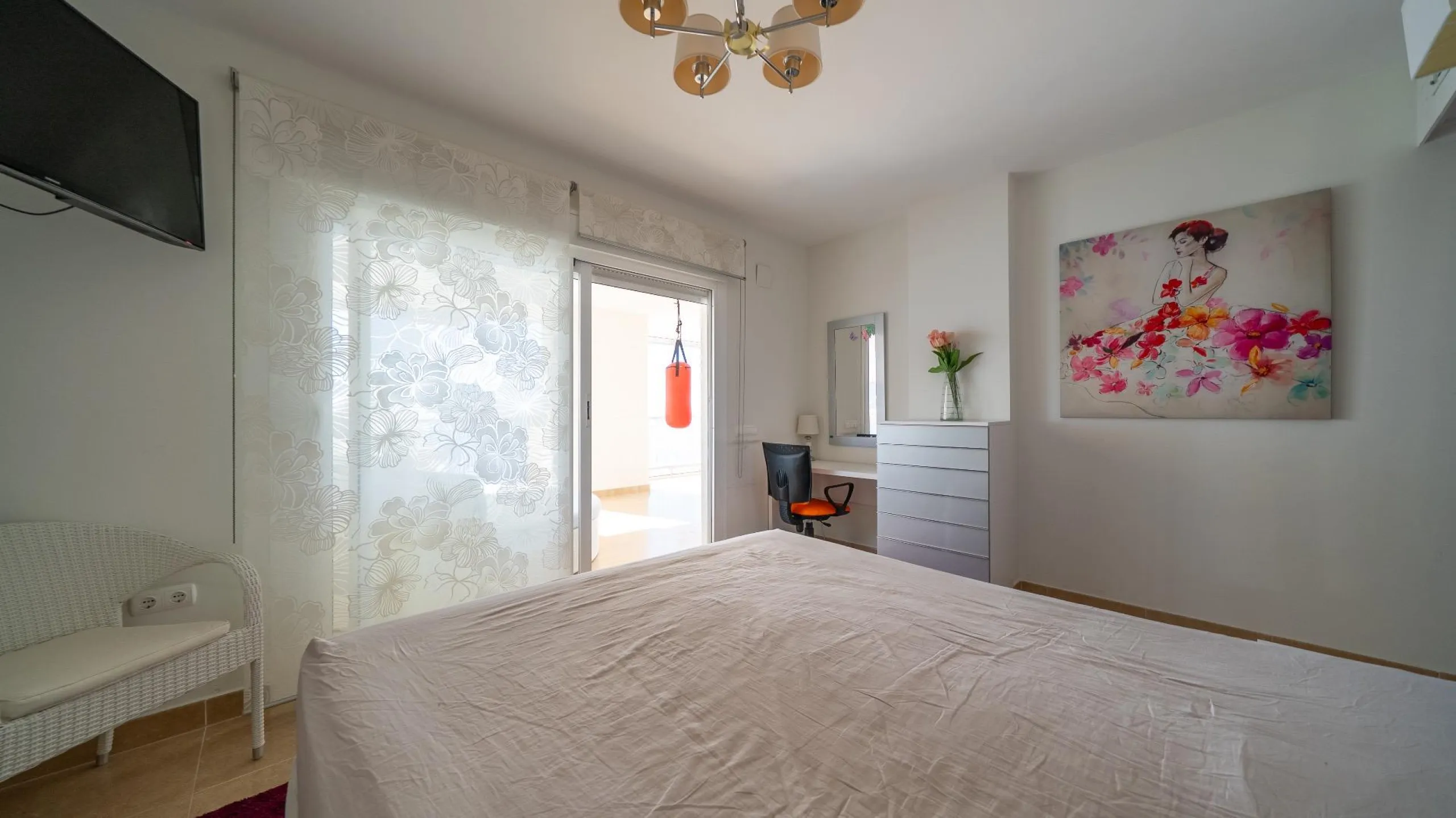 Ground Floor Apartment with Impressive Terrace and Sea Views