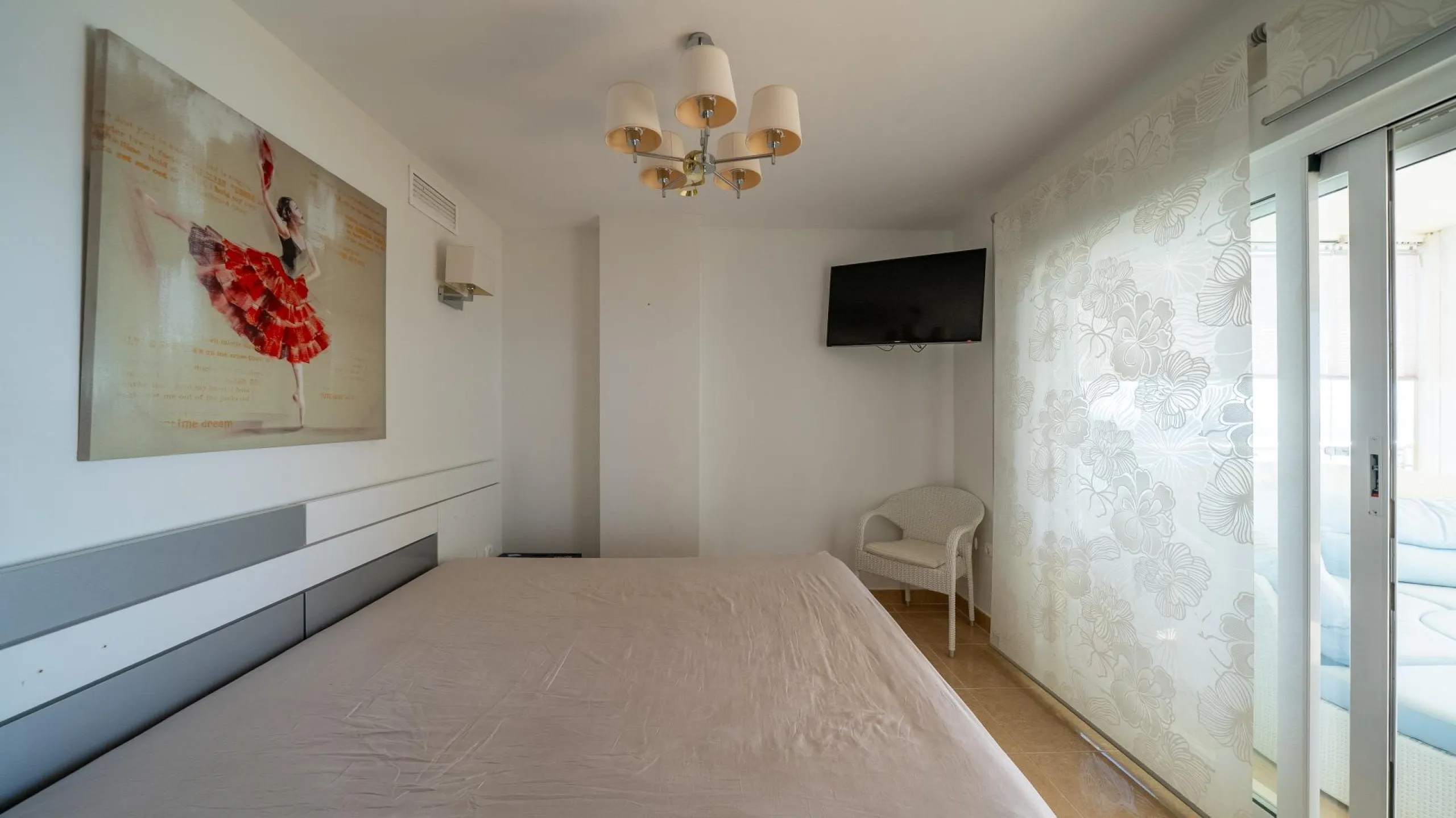 Ground Floor Apartment with Impressive Terrace and Sea Views