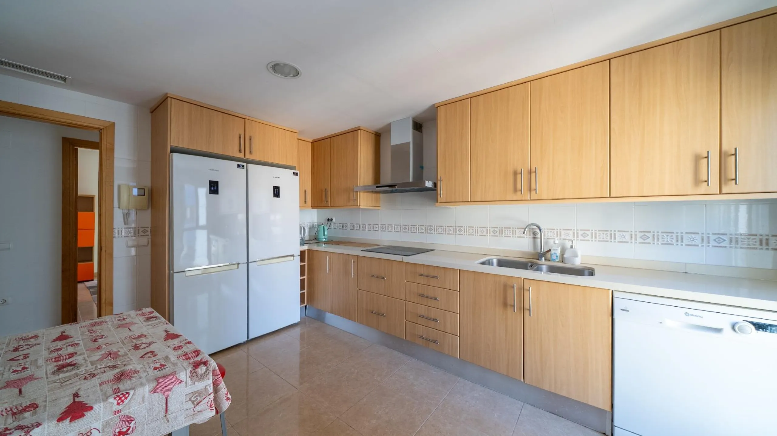Ground Floor Apartment with Impressive Terrace and Sea Views