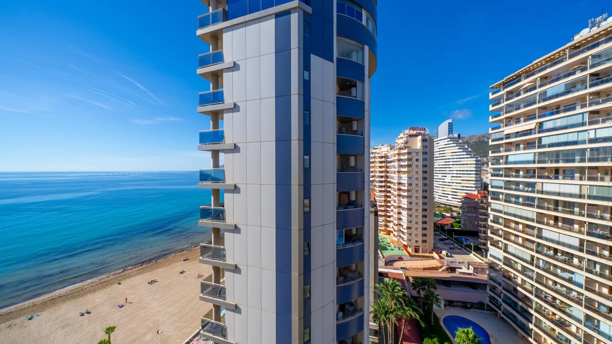 Ground Floor Apartment with Impressive Terrace and Sea Views