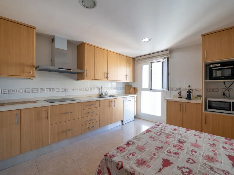 Ground Floor Apartment with Impressive Terrace and Sea Views