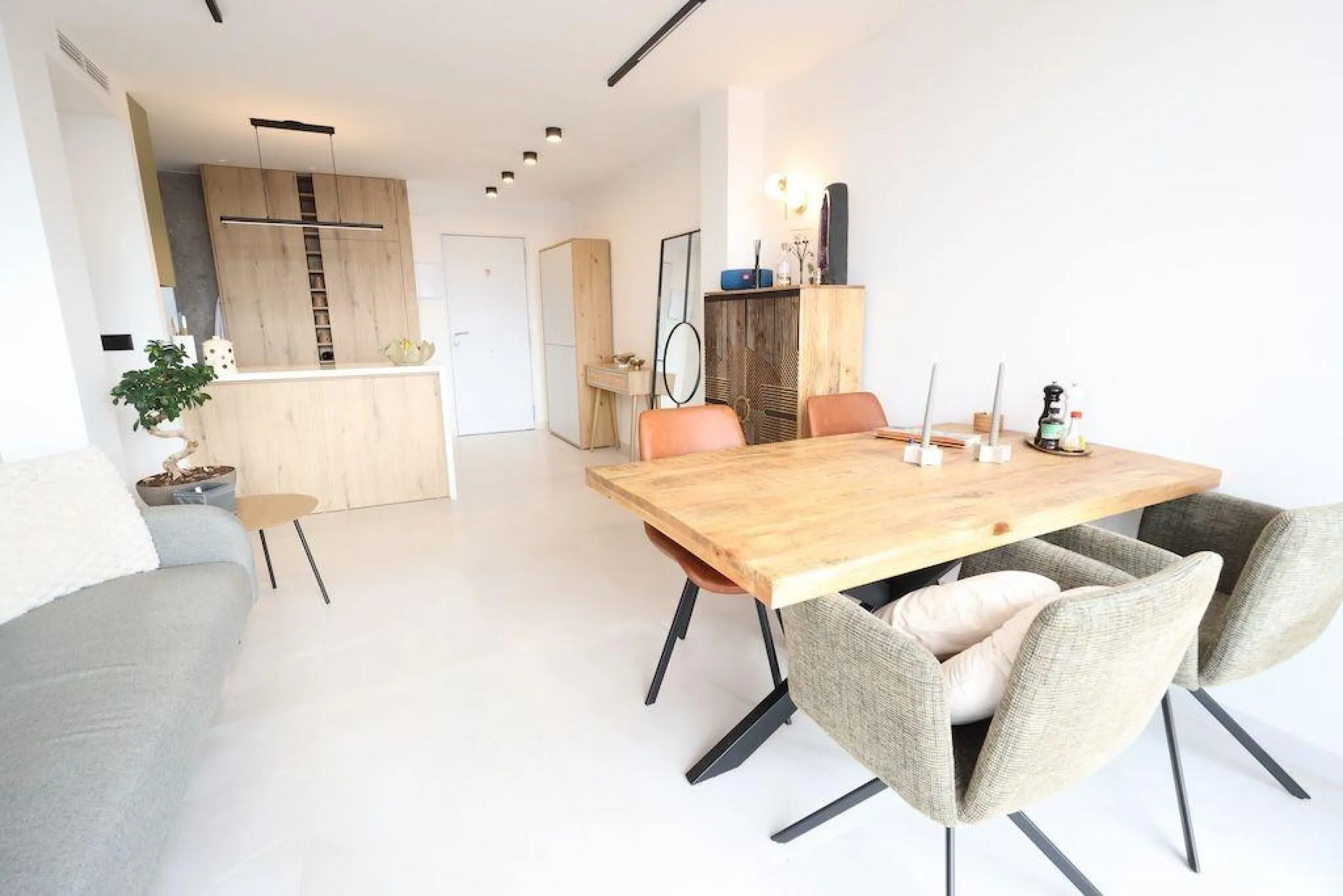 REFORMADO APARTAMENTO EN PILAR DE LA HORADADA. 3 DORM. 2 BAÑOS. SUPERFICIE 95 M2.