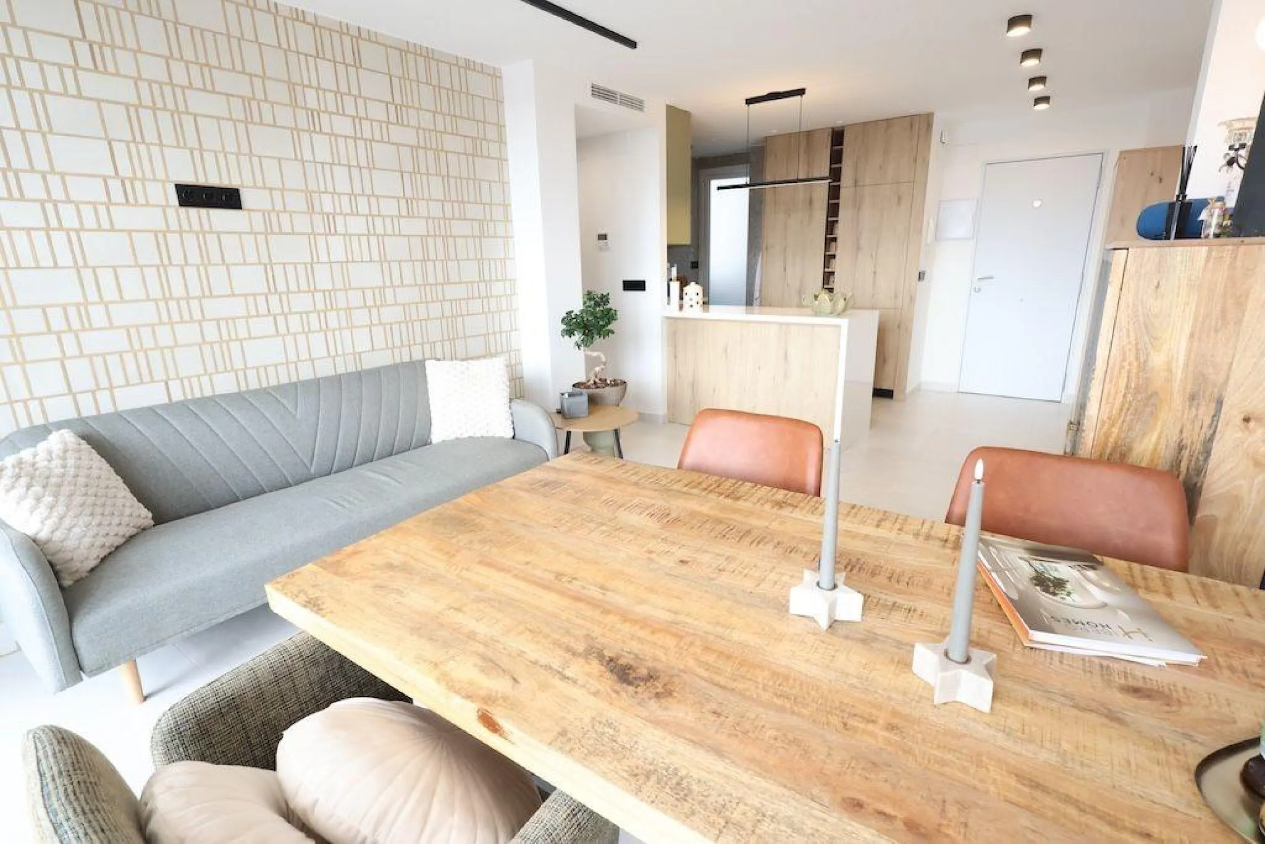 REFORMADO APARTAMENTO EN PILAR DE LA HORADADA. 3 DORM. 2 BAÑOS. SUPERFICIE 95 M2.