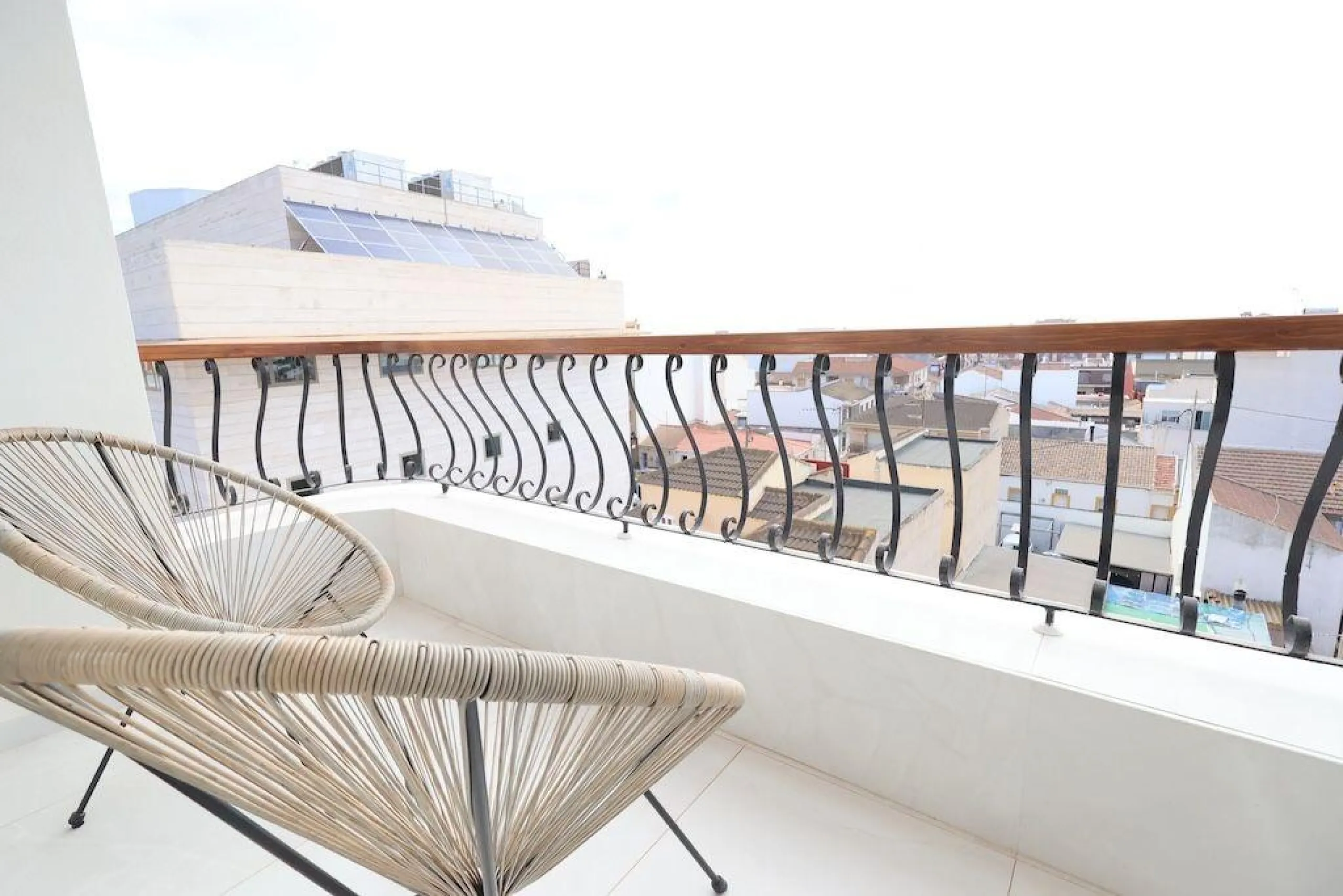REFORMADO APARTAMENTO EN PILAR DE LA HORADADA. 3 DORM. 2 BAÑOS. SUPERFICIE 95 M2.