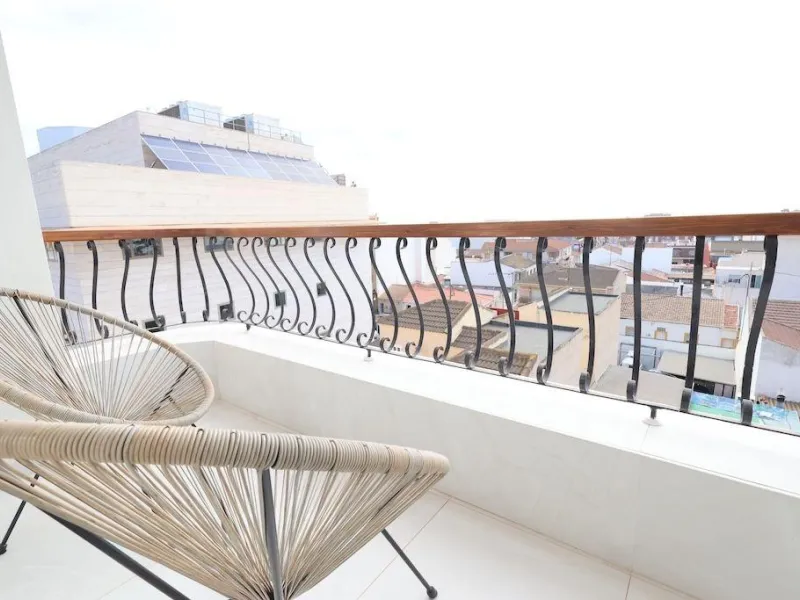 REFORMADO APARTAMENTO EN PILAR DE LA HORADADA. 3 DORM. 2 BAÑOS. SUPERFICIE 95 M2.