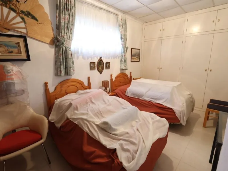 VILLA INDEPENDIENTE CON PARCELA DE 1500 M2. 5 DORM. 4 BAÑOS. CON PISCINA PRIVADA.